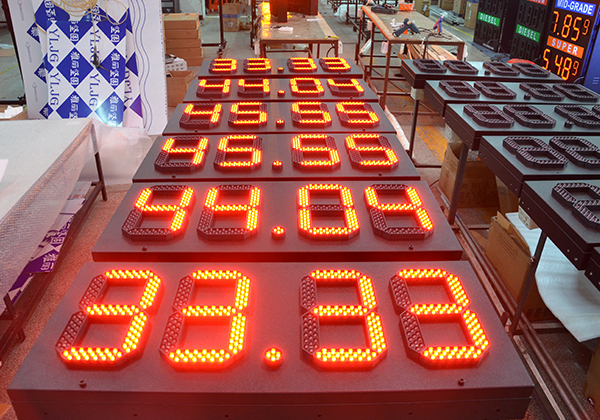 pantalla led de la estaci&oacute;n de combustible del cambiador