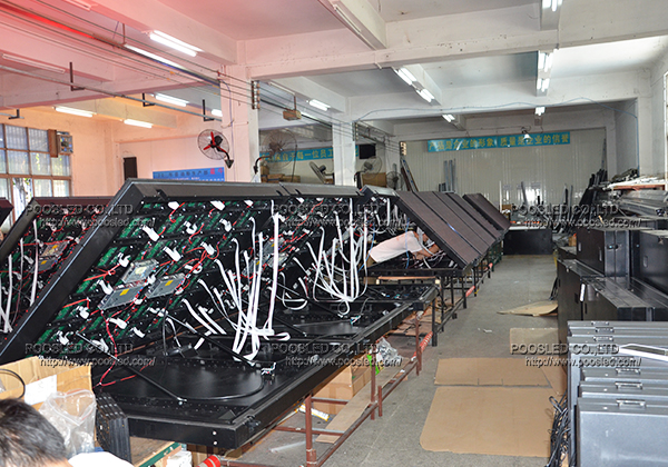 exhibici&oacute;n de publicidad llevada